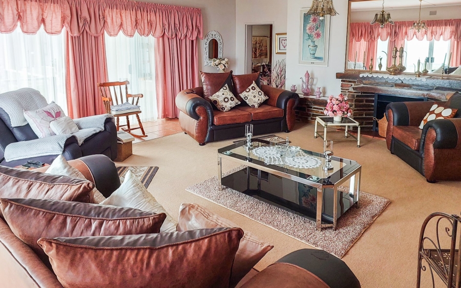 4 Bedroom Property for Sale in Port Nolloth Northern Cape